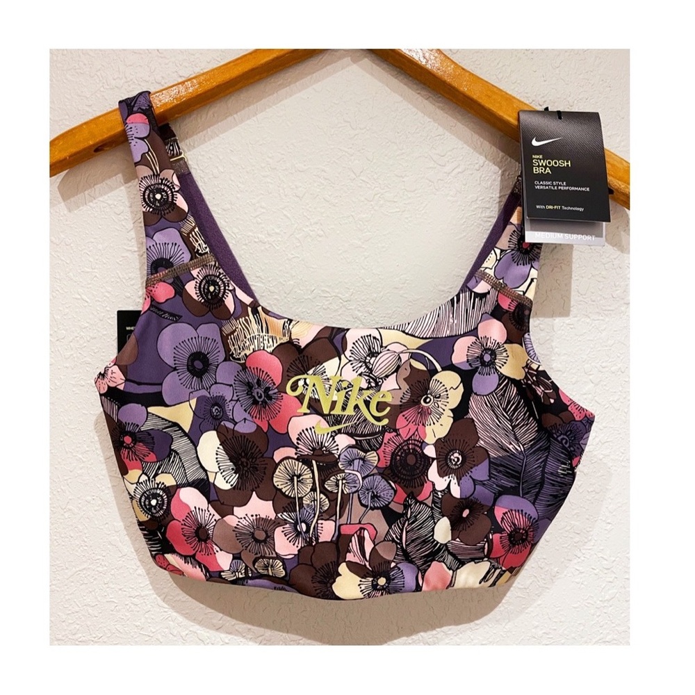 Nike Sports Bra - NWT 🌙